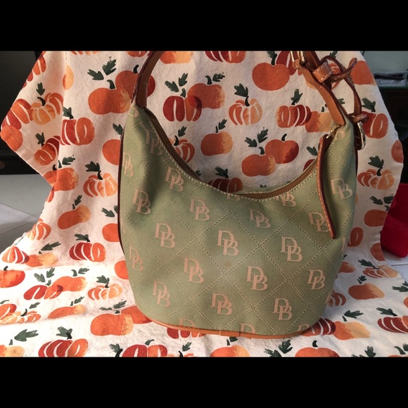 Dooney and Bourke bucket green signature - Picture 5 of 9